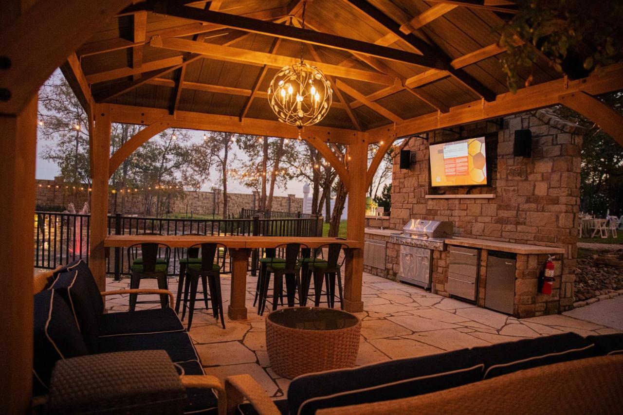7744 Ranch Glamping Resort Austin Exterior photo