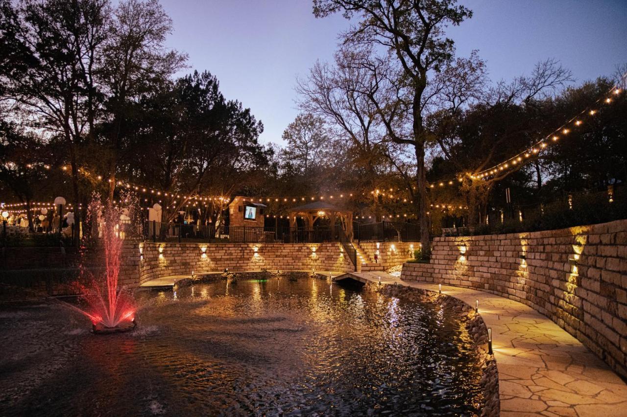 7744 Ranch Glamping Resort Austin Exterior photo