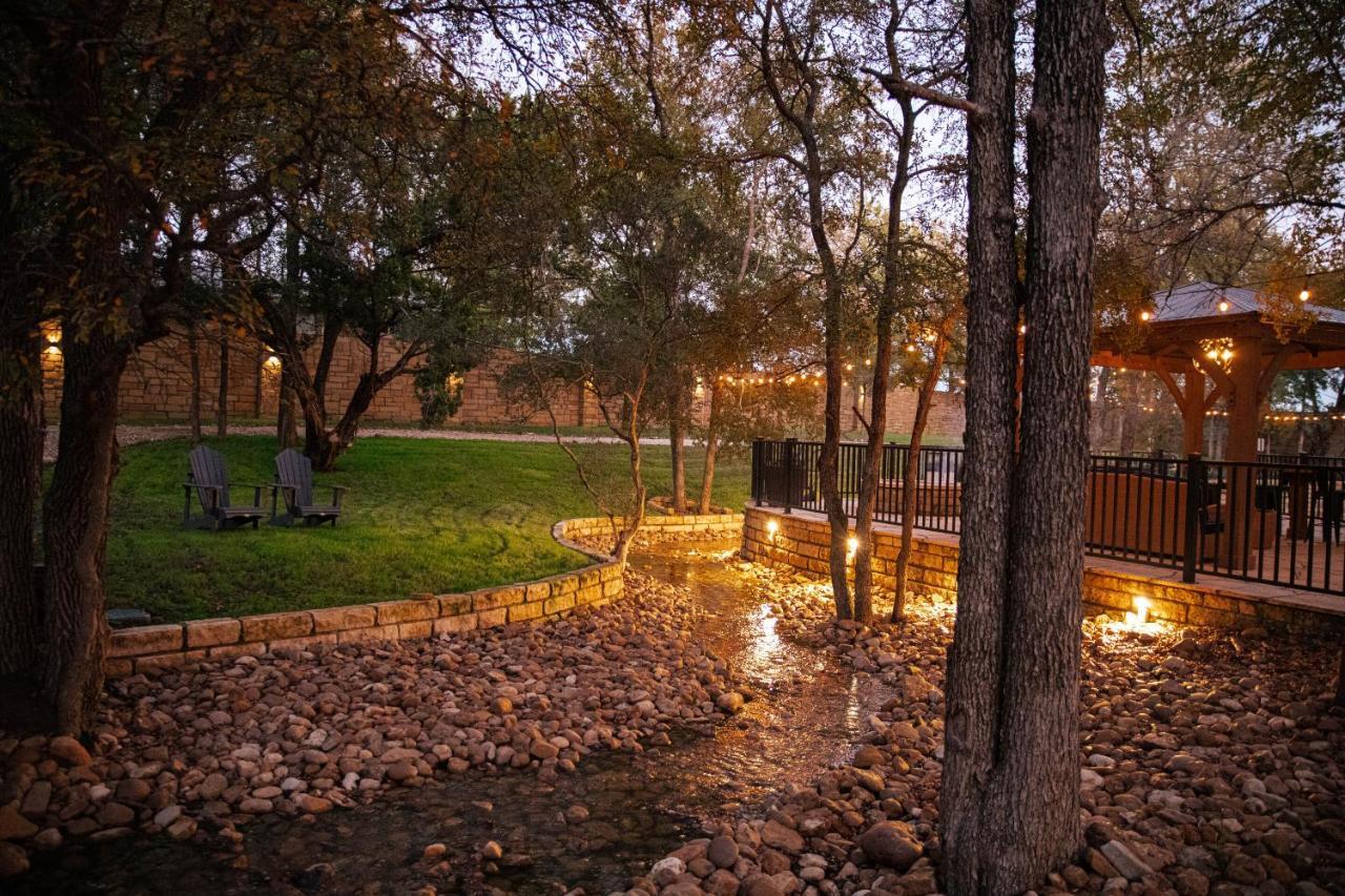 7744 Ranch Glamping Resort Austin Exterior photo