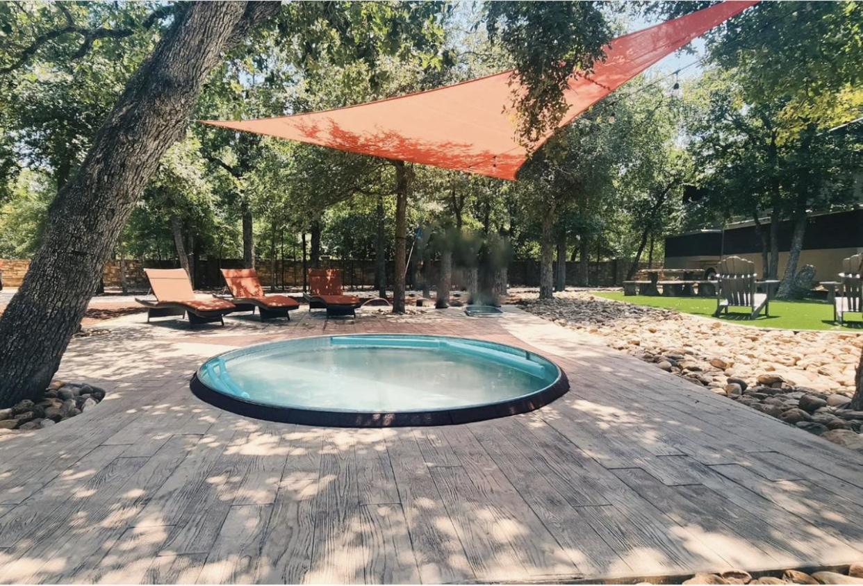7744 Ranch Glamping Resort Austin Exterior photo