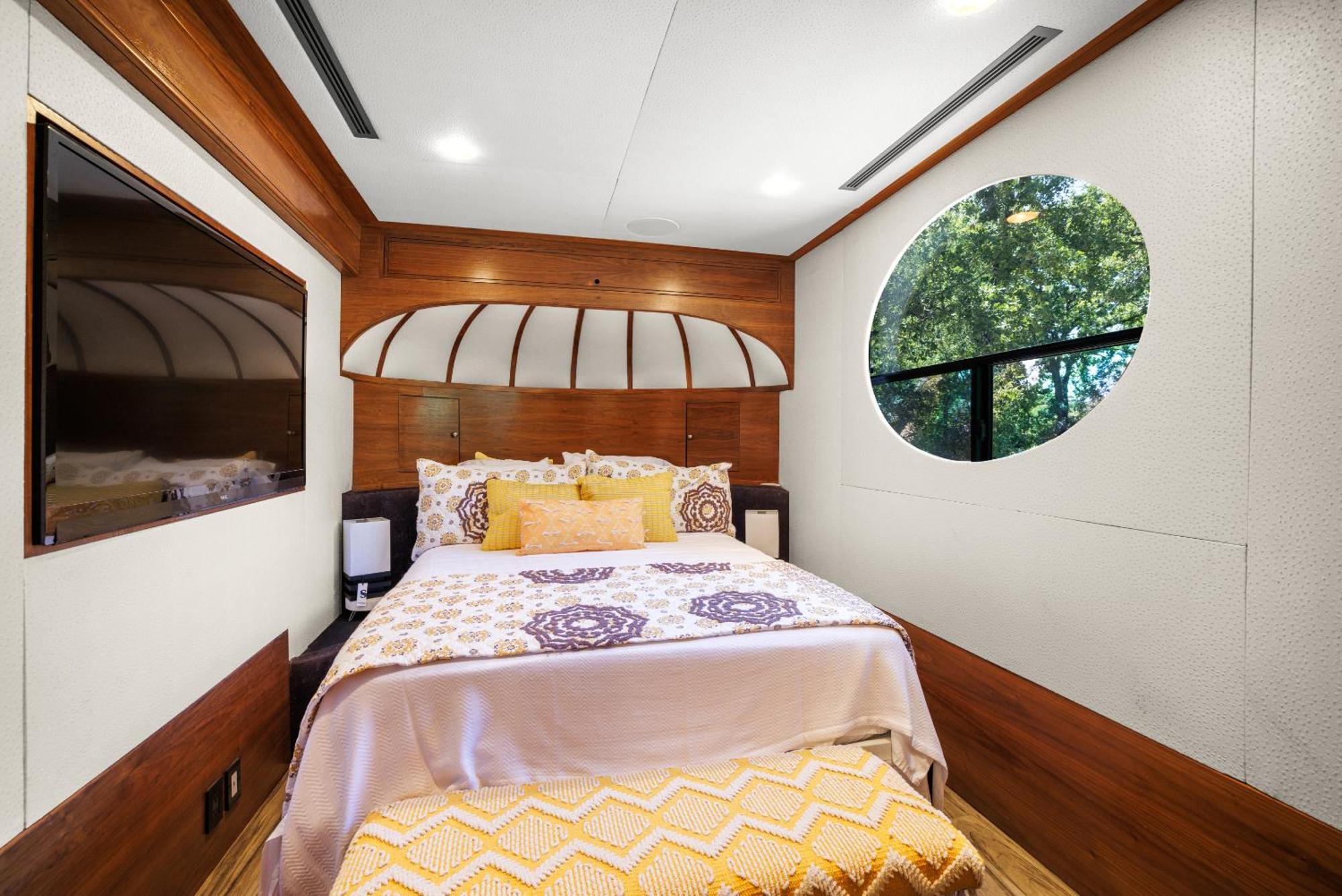 7744 Ranch Glamping Resort Austin Room photo